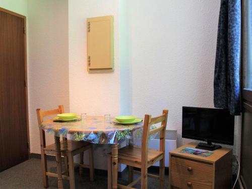 Appartement Vars, 1 pièce, 2 personnes - FR-1-330B-206