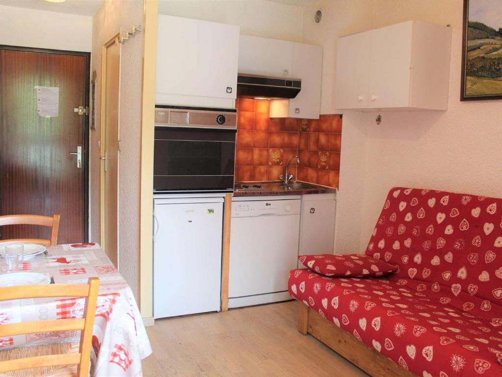 Appartement Vars, 1 pièce, 2 personnes - FR-1-330B-86 APPARTEMENT 201 2ème ETAGE 1ère ENTREE Espace Despierres, 05560 Vars