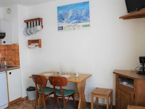 Appartement Vars, 1 pièce, 3 personnes - FR-1-330B-81