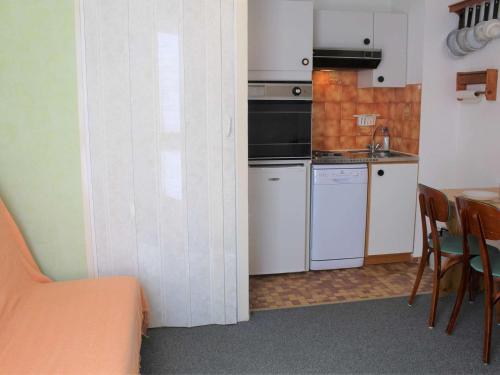 Appartement Vars, 1 pièce, 3 personnes - FR-1-330B-81
