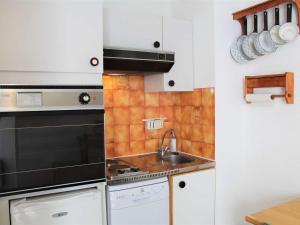 Appartement Vars, 1 pièce, 3 personnes - FR-1-330B-81