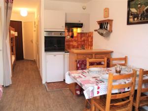 Appartement Vars, 1 pièce, 4 personnes - FR-1-330B-140