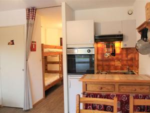 Appartement Vars, 1 pièce, 4 personnes - FR-1-330B-140