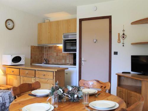 Appartement Vars, 1 pièce, 4 personnes - FR-1-330B-178