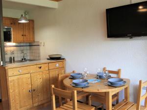 Appartement Vars, 1 pièce, 4 personnes - FR-1-330B-197