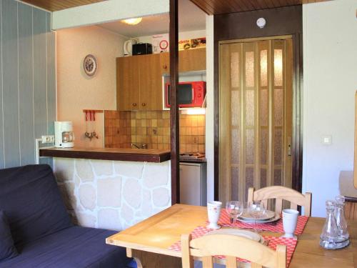 Appartement Vars, 1 pièce, 4 personnes - FR-1-330B-85