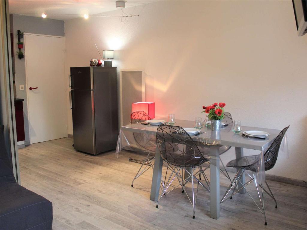 Appartement Vars, 1 pièce, 4 personnes - FR-1-330B-89 APPARTEMENT 888 8ème ETAGE Allée Aicardi, 05560 Vars