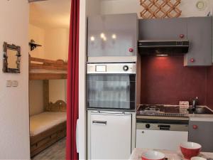 Appartement Vars, 1 pièce, 4 personnes - FR-1-330B-95