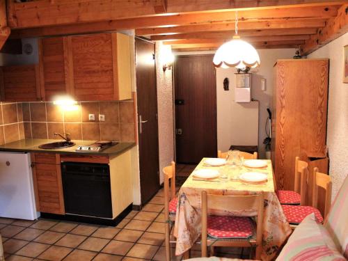 Appartement Vars-Sainte-Marie, 1 pièce, 4 personnes - FR-1-330B-200
