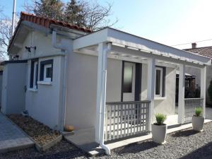 Appartement Vendat, 1 pièce, 2 personnes - FR-1-489-230