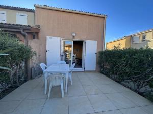 Appartement Vendres, 2 pièces, 4 personnes - FR-1-701-20