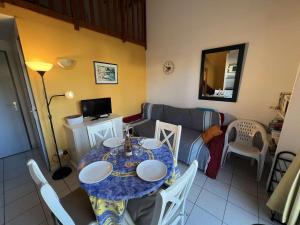 Appartement Vendres, 2 pièces, 4 personnes - FR-1-701-20