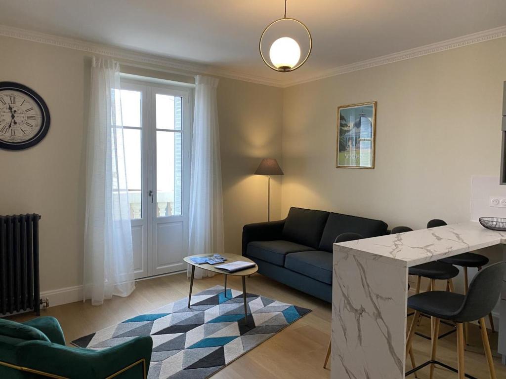 Appartement Vichy, 2 pièces, 2 personnes - FR-1-489-364 1 Place de la Victoire, 03200 Vichy