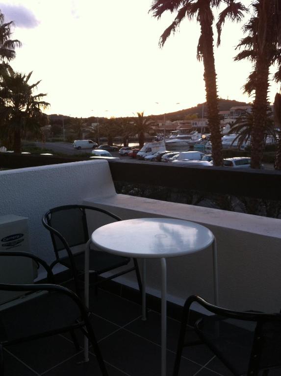 Appartement village naturiste, port nature , cap d'agde, chic 2 Avenue de la Joliette, 34300 Le Cap d\'Agde