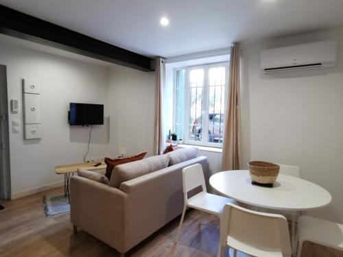 Appartement Villeneuve-lès-Avignon, 2 pièces, 2 personnes - FR-1-698-5