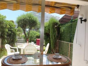 Appartement Villeneuve-Loubet, 1 pièce, 2 personnes - FR-1-252A-49