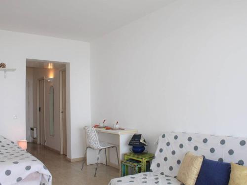 Appartement Villeneuve-Loubet, 1 pièce, 2 personnes - FR-1-252A-8