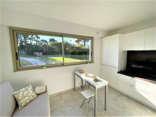 Appartement Villeneuve-Loubet, 1 pièce, 2 personnes - FR-1-252A-96