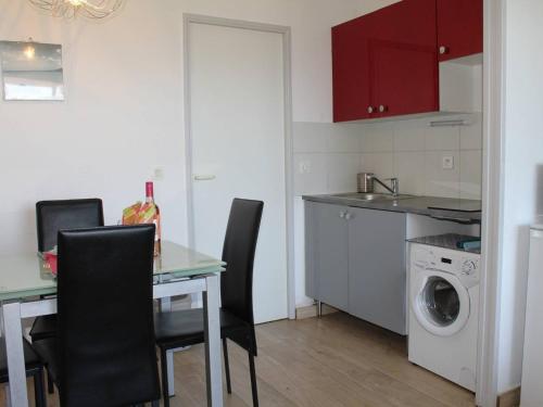 Appartement Villeneuve-Loubet, 1 pièce, 4 personnes - FR-1-252A-5