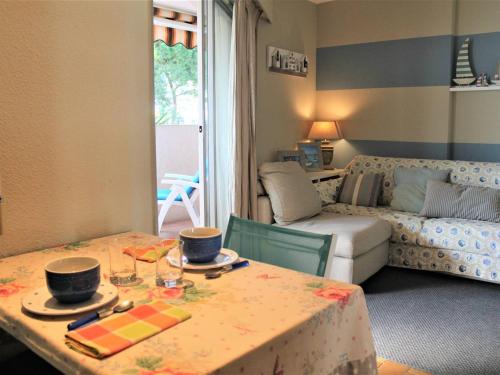 Appartement Villeneuve-Loubet, 2 pièces, 3 personnes - FR-1-252A-95