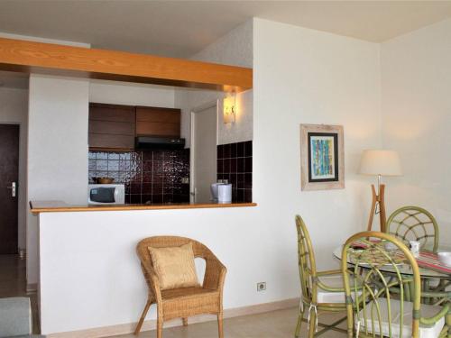 Appartement Villeneuve-Loubet, 2 pièces, 4 personnes - FR-1-252A-80