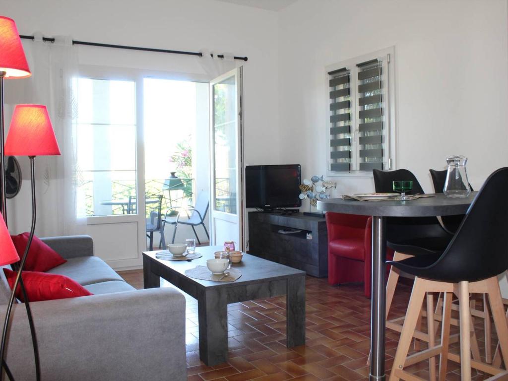 Appartement Villeneuve-Loubet, 2 pièces, 4 personnes - FR-1-252A-83 Les Hameaux du Soleil, Route de la colle APPARTEMENT 2 Piéces au 1 er etage, 06270 Villeneuve-Loubet