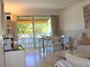 Appartement Villeneuve-Loubet, 3 pièces, 6 personnes - FR-1-252A-93