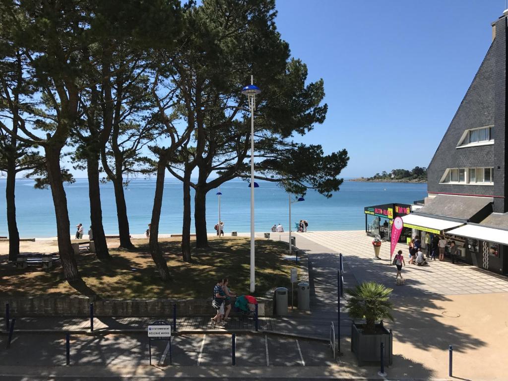 Appartement vue MER : 2 personnes (WIFI, plage,parking) Appartement 1, Résidence des Glénan 10 Avenue de la Plage, 29950 Bénodet