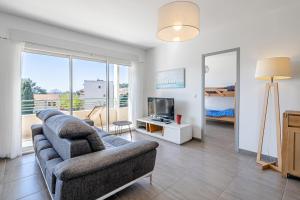 Appartement vue mer, 3 chambres, climatisation, WiFi, plage à pied