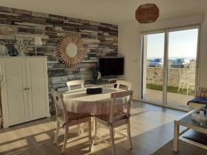 Appartement vue mer des chambres et pièce de vie
