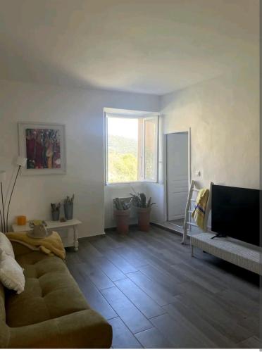 Appartement Vue mer en plein centre de Cargese