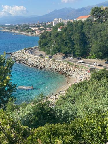Appartement vue mer et îles italiennes