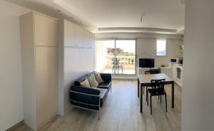 APPARTEMENT VUE MER et MONTAGNE AVEC PISCINE