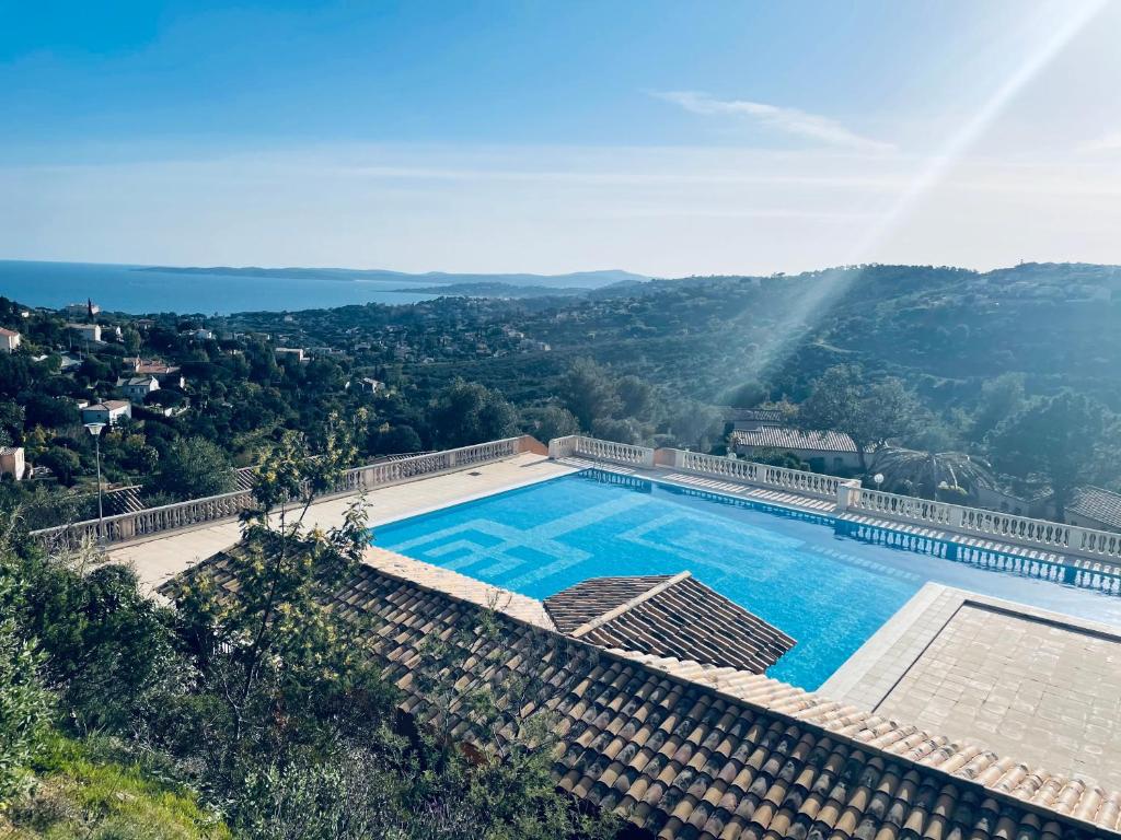 Appartement Vue mer Golf de St Tropez avec piscine 4 personnes RDC RESIDENCE LA CORNICHE ZAC DU BOUGNON, 83380 Les Issambres