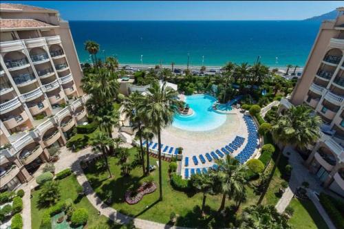 Appartement vue mer vue piscine