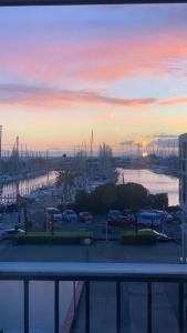 Appartement vue port et accès direct mer, centre ville de la Grande Motte prés de Montpellier