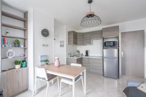 Appartement vue port, proche centre ville / plage