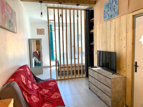 APPARTEMENT WOOD DESING PROCHE CANNES
