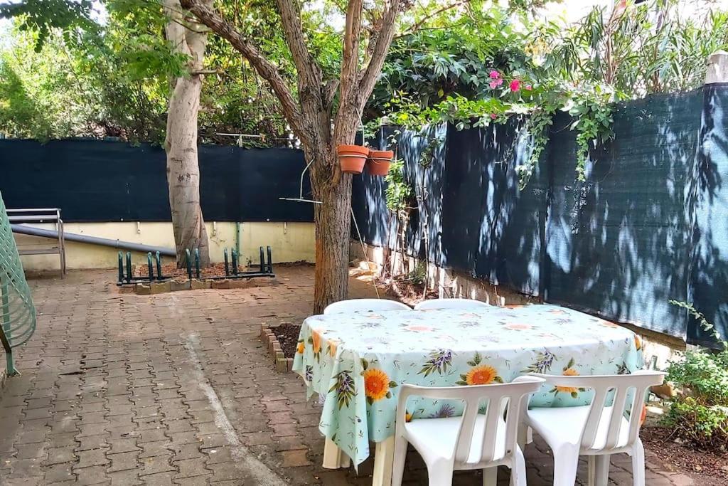 Appartement3 avec grande cour au calme, proche plage & centre ville Etage 1 303 Rue Vincent, 30240 Le Grau-du-Roi