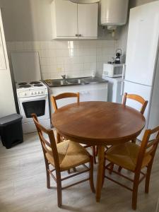 Appartement Appartemment T3 (2 chambres) cœur de Candé WIFI 2 Place nationale 49440 Candé Pays de la Loire