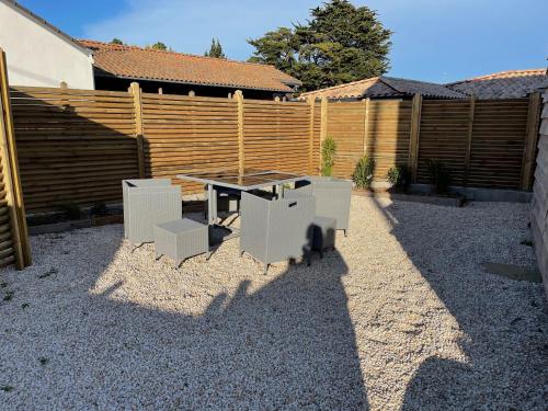 Appartment jardin privatif et parking, 200m thalasso & plage - Le Plessis Océan