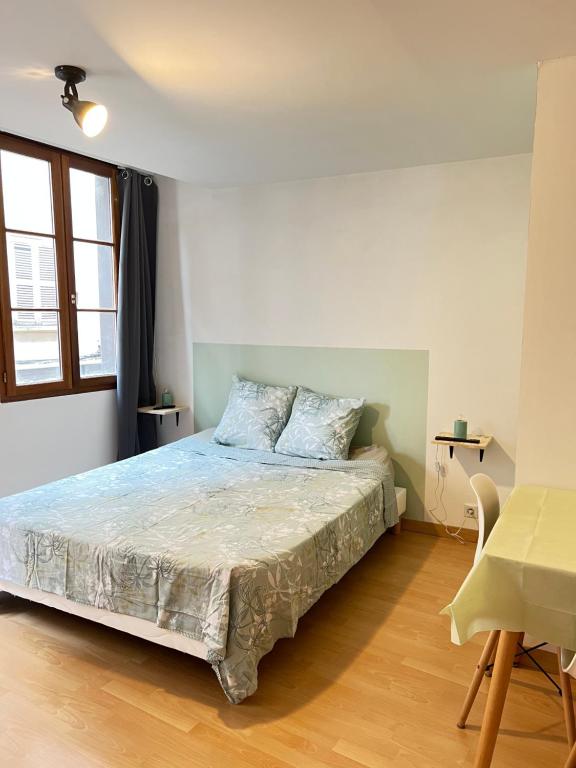 Appartement AppartOtel d’Espalion 28 Rue Droite 12500 Espalion