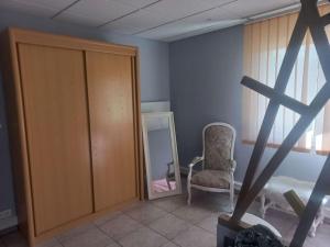 Apprt cosy 2 pers. Avec poele et propriete grillagee securisee