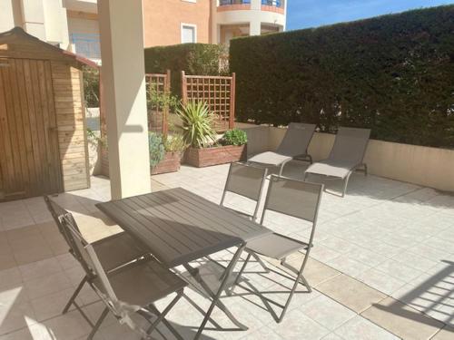 Appt 2 pièces Port Fréjus - méga terrasse + garage