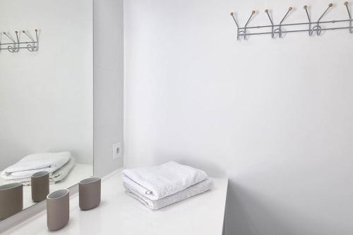 Appt 8 pers. rénové et climatisé / parking / 2 kms mer