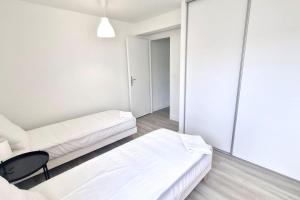 Appt 8 pers. rénové et climatisé / parking / 2 kms mer