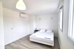 Appt 8 pers. rénové et climatisé / parking / 2 kms mer