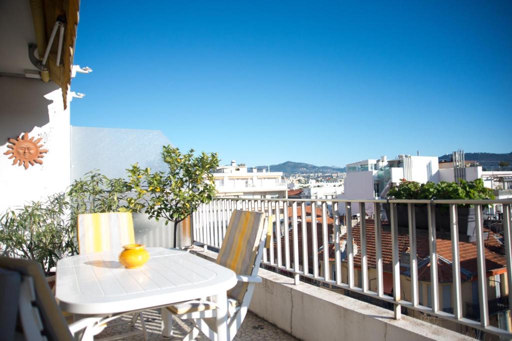 Appartement Appt à 150m de la mer 21 Boulevard François Grosso 06000 Nice