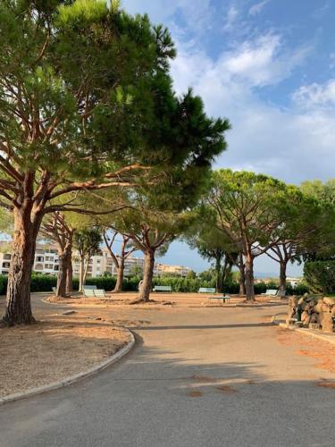 Appt à Cannes Marina sur le Golf de Mandelieu