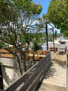 Appt avec parking, clim, wifi à 50 m de la plage